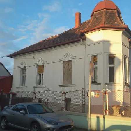 Maros بيت شباب *