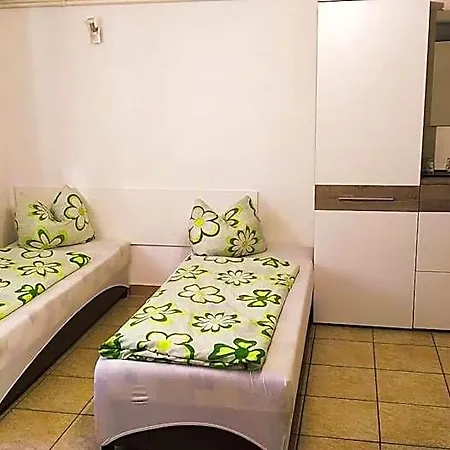 Maros Hostal