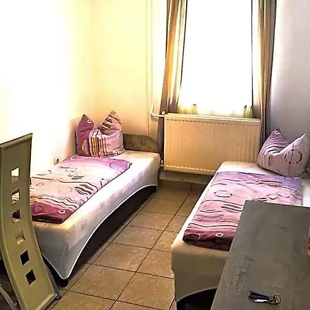 Maros Hostal
