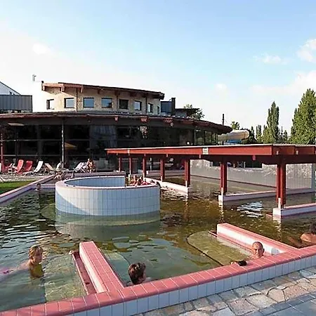 Maros Hostal Győr