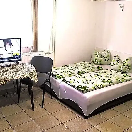 Maros Hostal